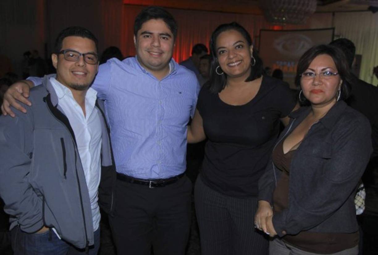 Mario Rosales, Mauricio Contreras, Belinda Bonilla y Margarita Flores