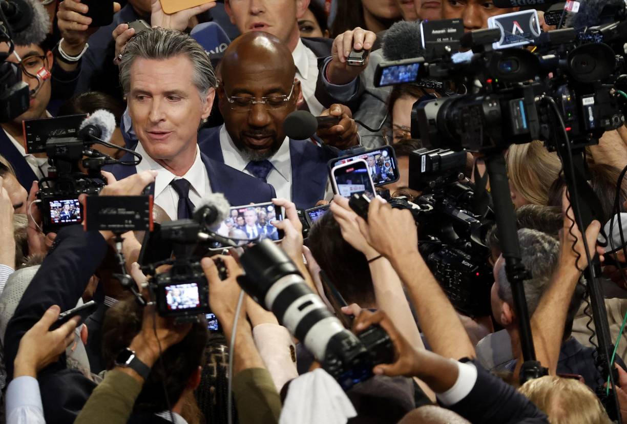 Entre sus ventajas destaca que es un comunicador hábil y tiene una imagen presidencial. Como desventajas, su cargo de gobernador de California y su pasado como alcalde de San Francisco lo expondrían a ataques de los republicanos, quienes suelen retratar a ese estado como excesivamente progresista y plagado de crimen.