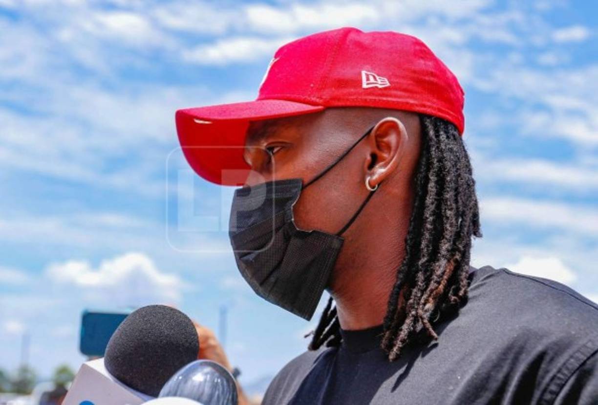 Se espera que Elis se someta este lunes a los exámenes médicos y posteriormente firmar contrato con el Bordeaux: 'No ha sido nada fácil y ahora estamos contentos por la oportunidad', señaló.