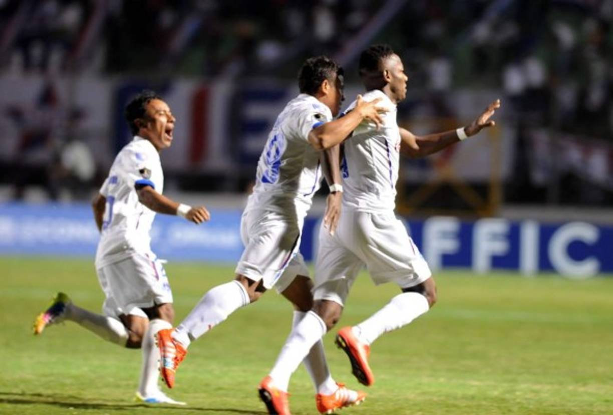 Romell Quioto celebrando su golazo.