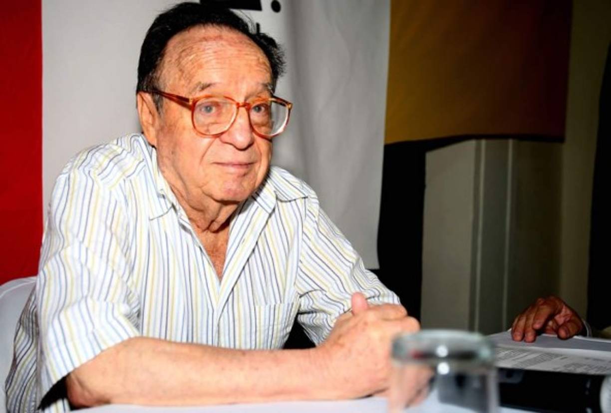 Roberto Gómez Bolaños nació el 21 de febrero de 1929 en la Ciudad de México.