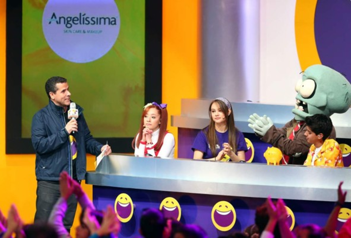 La mayor parte del contenido que pasó a nivel nacional durante la tarde de ayer fueron sketches previamente grabados; y algunas otras sorpresas, como la reunión de Adal Ramones y Jordi Rosado, ex conductores de Otro Rollo.