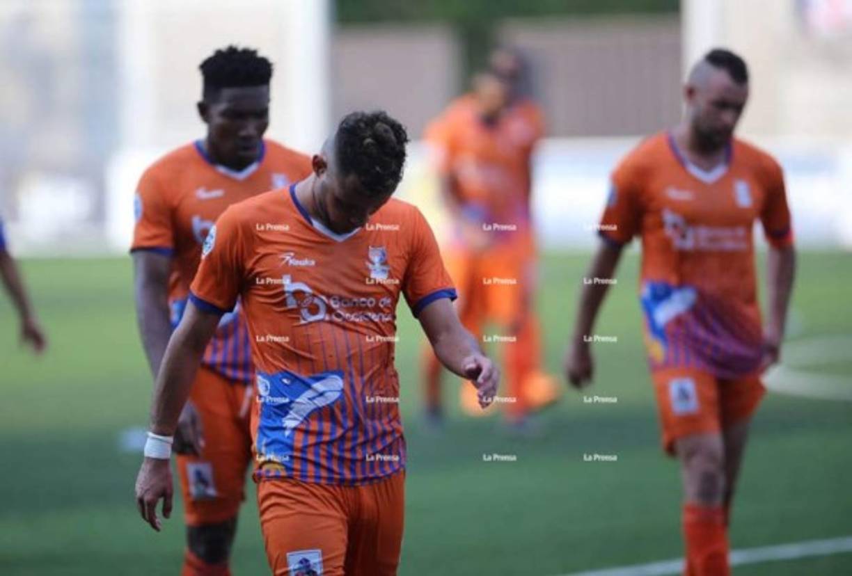 Los jugadores de la UPN quedaron decepcionados tras desaprovechar la localía.
