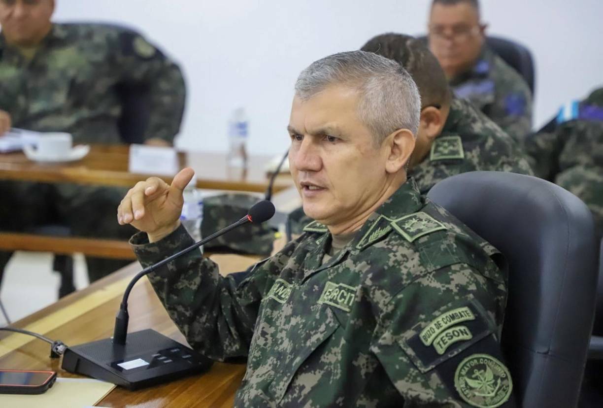 El general Hernández se refirió a la posibilidad de un juicio político en su contra, promovido por la oposición política en el Congreso Nacional. 