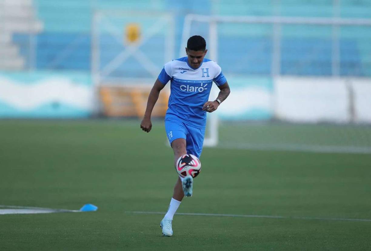 Los lujitos del ‘Bicho‘. Luis Palma se puso a dominar y dar toques con el balón en el entrenamiento de la ‘H‘.