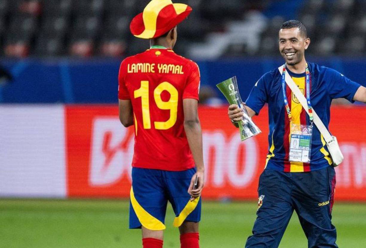 Según diario Marca, la vida del padre de Yamal no corre peligro, aunque está grave. 