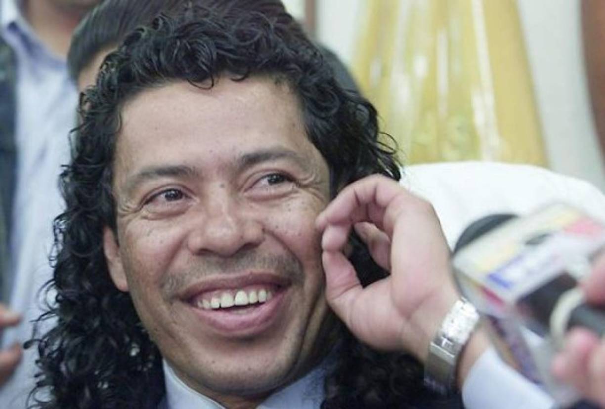 René Higuita, el polémico portero colombiano famoso por atajar balones con el “escorpión”, pasó siete meses en la cárcel en 1993, tras verse implicado en un caso de secuestro.<br/>