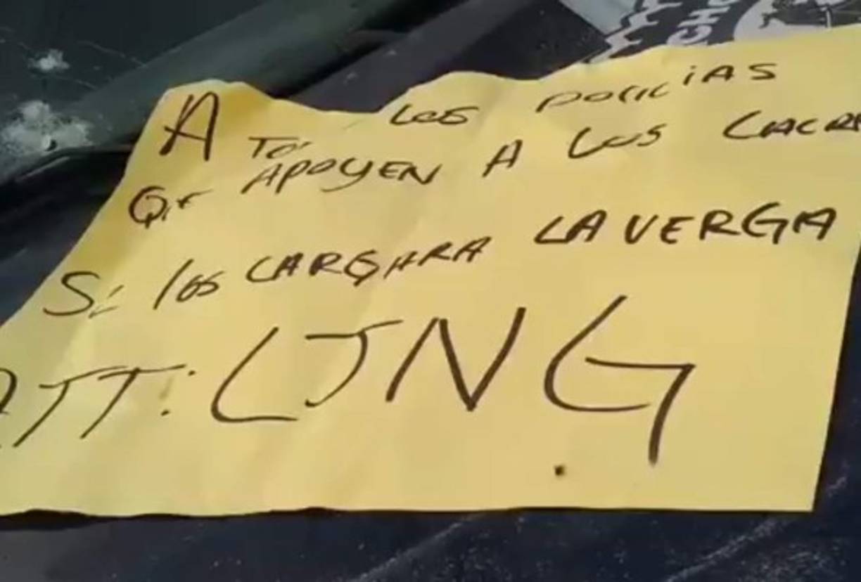 Dichos carteles estaban marcados con las iniciales del cártel (CJNG)