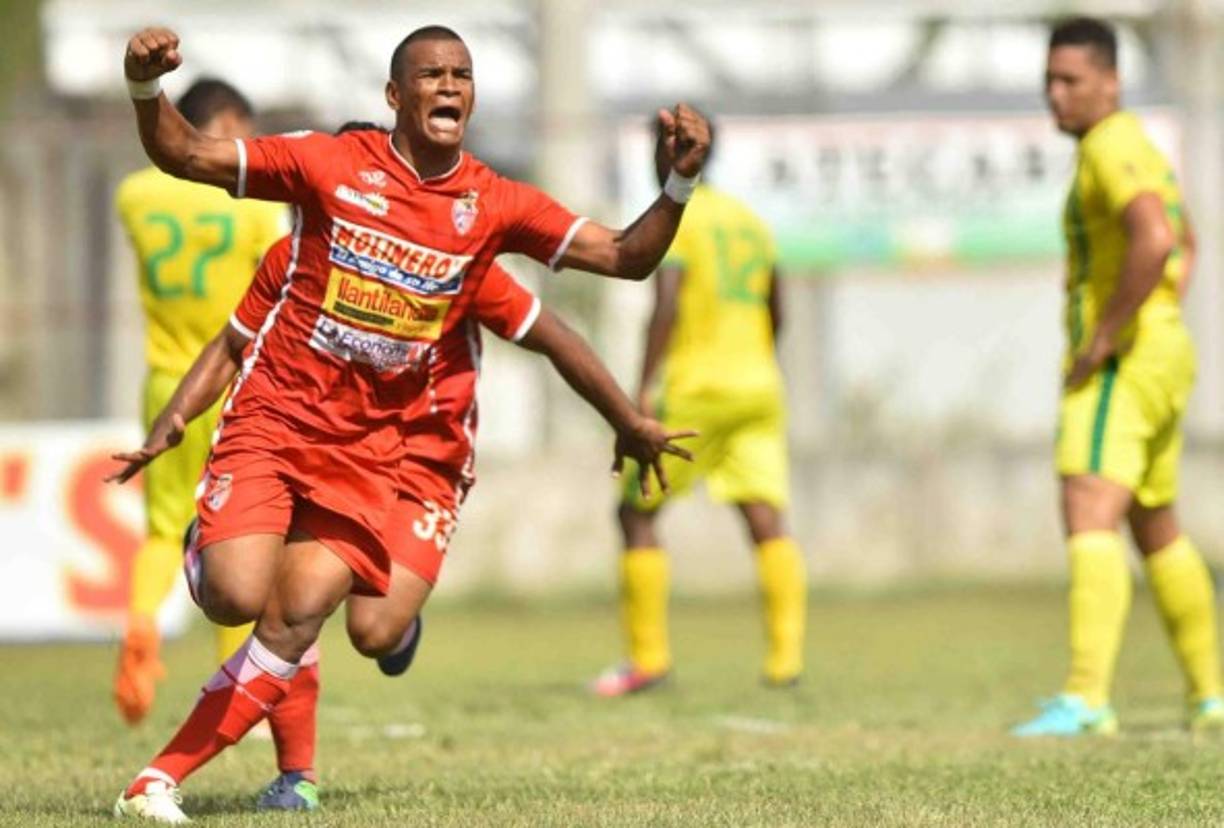 Rony Martínez ha disputado 151 partidos desde el torneo clausura 2012-2013 hasta la actualidad, ha marcado 76 goles. El delantero es de los que más 'novias' tiene en la actualidad. El Motagua es el último que se ha interesado en sus servicios aunque se podría ir a Colombia.