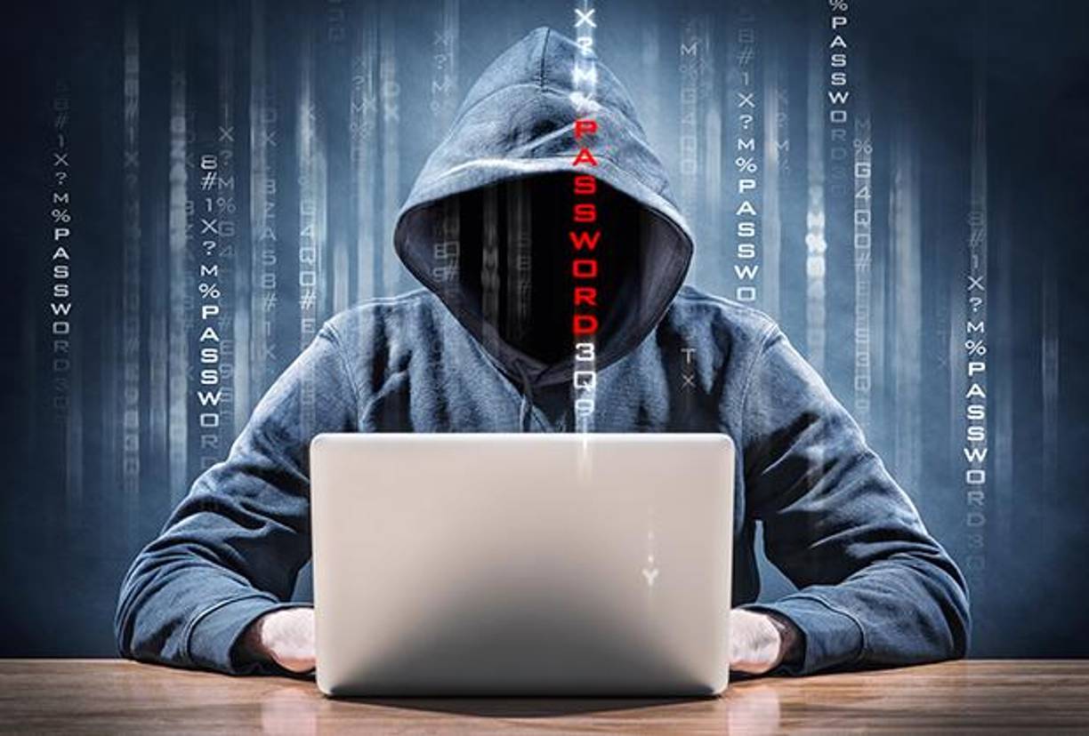 Existen algunas fórmulas para compartir fotografías de niños en las redes sociales. Se trata de ofrecer un ángulo de la imagen que no muestre el rostro del niño. Por ejemplo, fotografiarle caminando de espaldas (sin dar tanto detalle contextualmente en la imagen: lugar que visita con frecuencia, acompañantes, etc.).