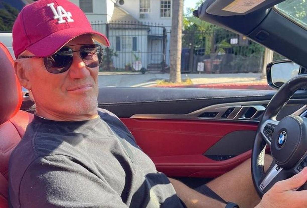 “Ha sido un camino difícil y realmente me enseñó a vivir el momento y disfrutar cada instante de la vida. Quiero decir, es la única manera de hacerlo”, dijo Lundgren antes de despedirse para entrar en el quirófano.