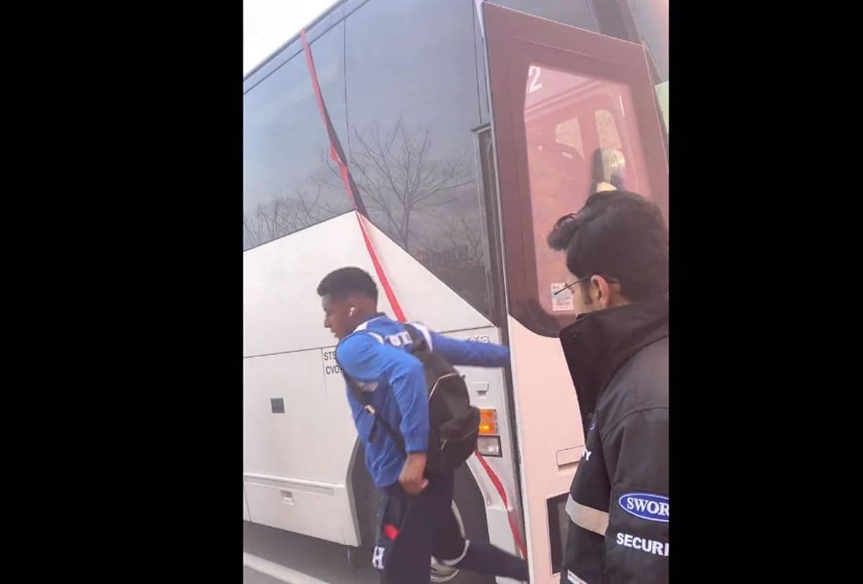 La Selección de Honduras fue recibida bajo el ambiente de los canadienses afuera del estadio BMO Field.