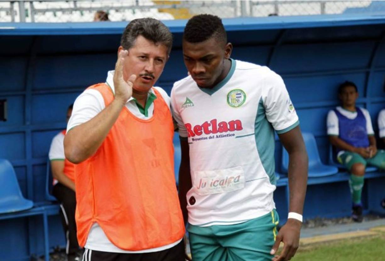 Elmer Güity todavía no sabe donde jugará en el Torneo Apertura 2018. El lateral se quedaría en el Juticalpa y el Olimpia renueva a Ever Alvarado, sino volvería al club blanco.