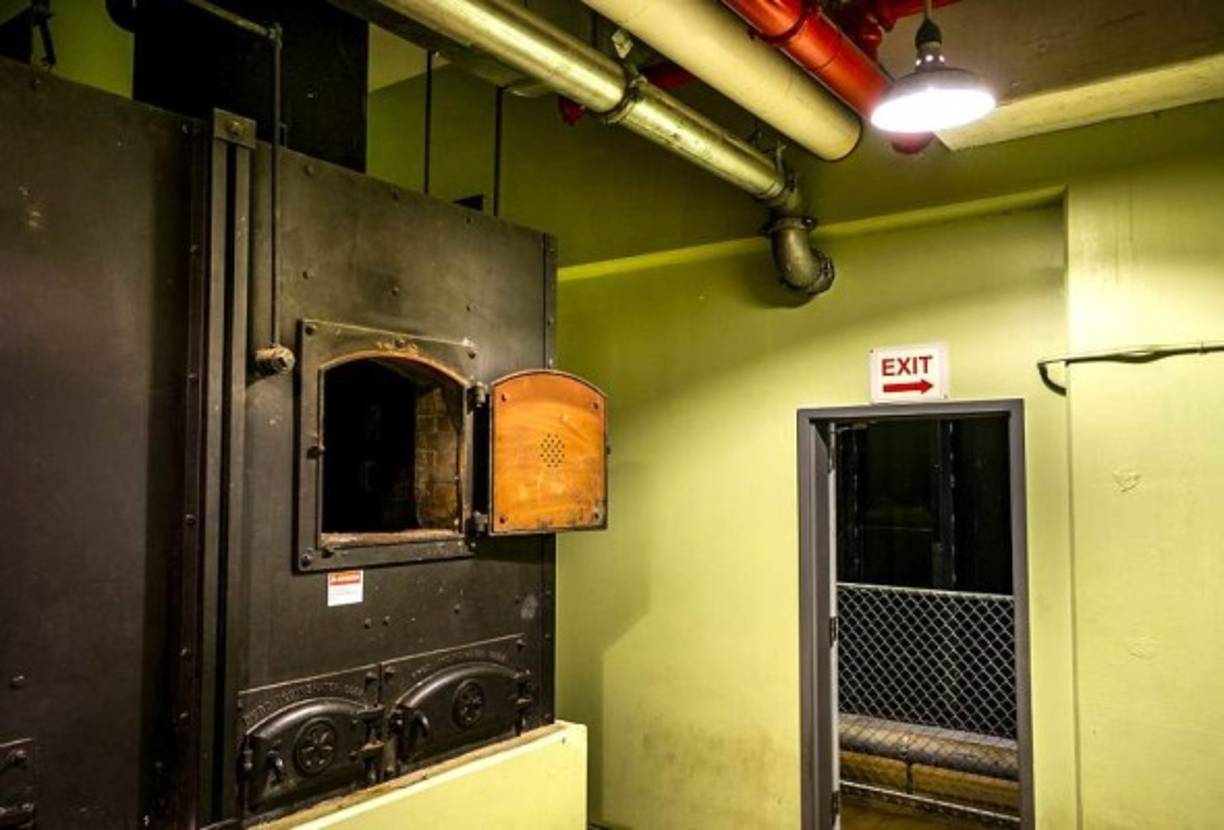 Denominado como el Centro de Operaciones de Emergencia de Mount Weather, este refugio es administrado por la Agencia Federal para el Manejo de Emergencias (FEMA) y fue 'activado' después de los ataques del 11 de septiembre, según la BBC.