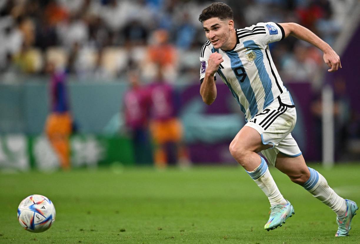 Y en la zona ofensiva, estará Julián Álvarez. 