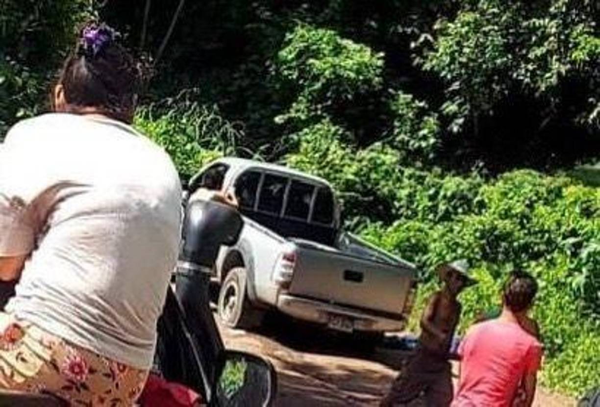 Los ahora occisos se transportaban en un vehículo pickup Ford Ranger. 