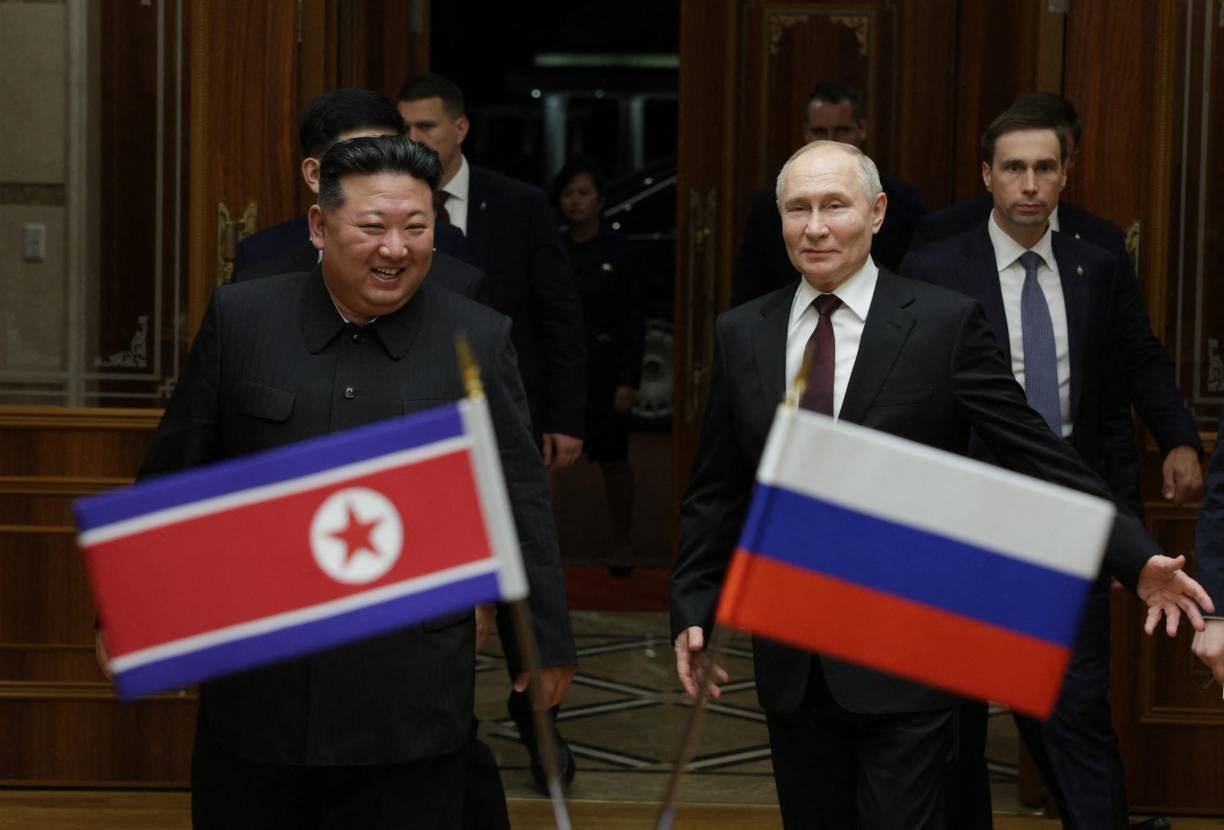 Putin se aloja esta noche en el lujoso Palacio de Invitados de Kumsusan, construido en 2019 y que albergó al líder chino, Xi Jinping, cuando visitó hace un lustro Corea del Norte.