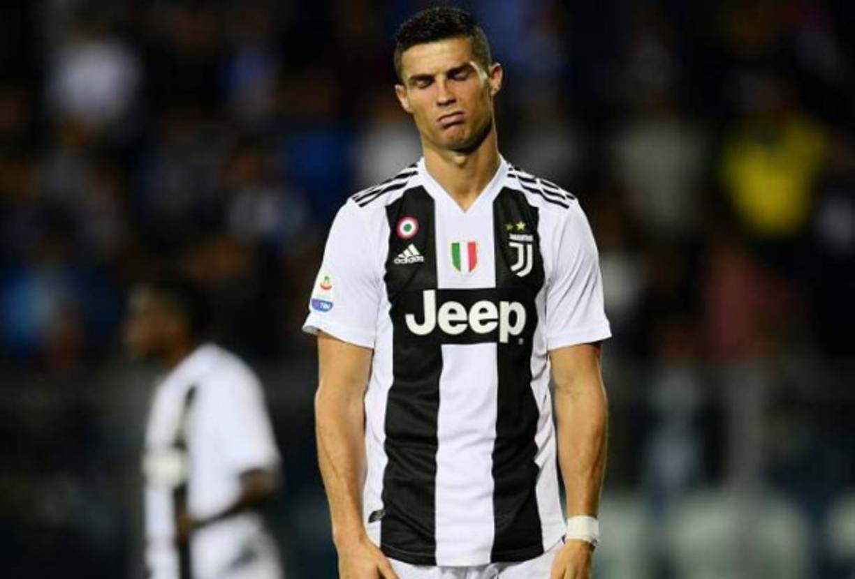 Juventus' Portuguese forward Cristiano Ronaldo reacts during the Italian Serie A football match between Empoli and Juventus on October 27, 2018 at the Carlo Castellani Stadium in Empoli. (Photo by MARCO BERTORELLO / AFP)
