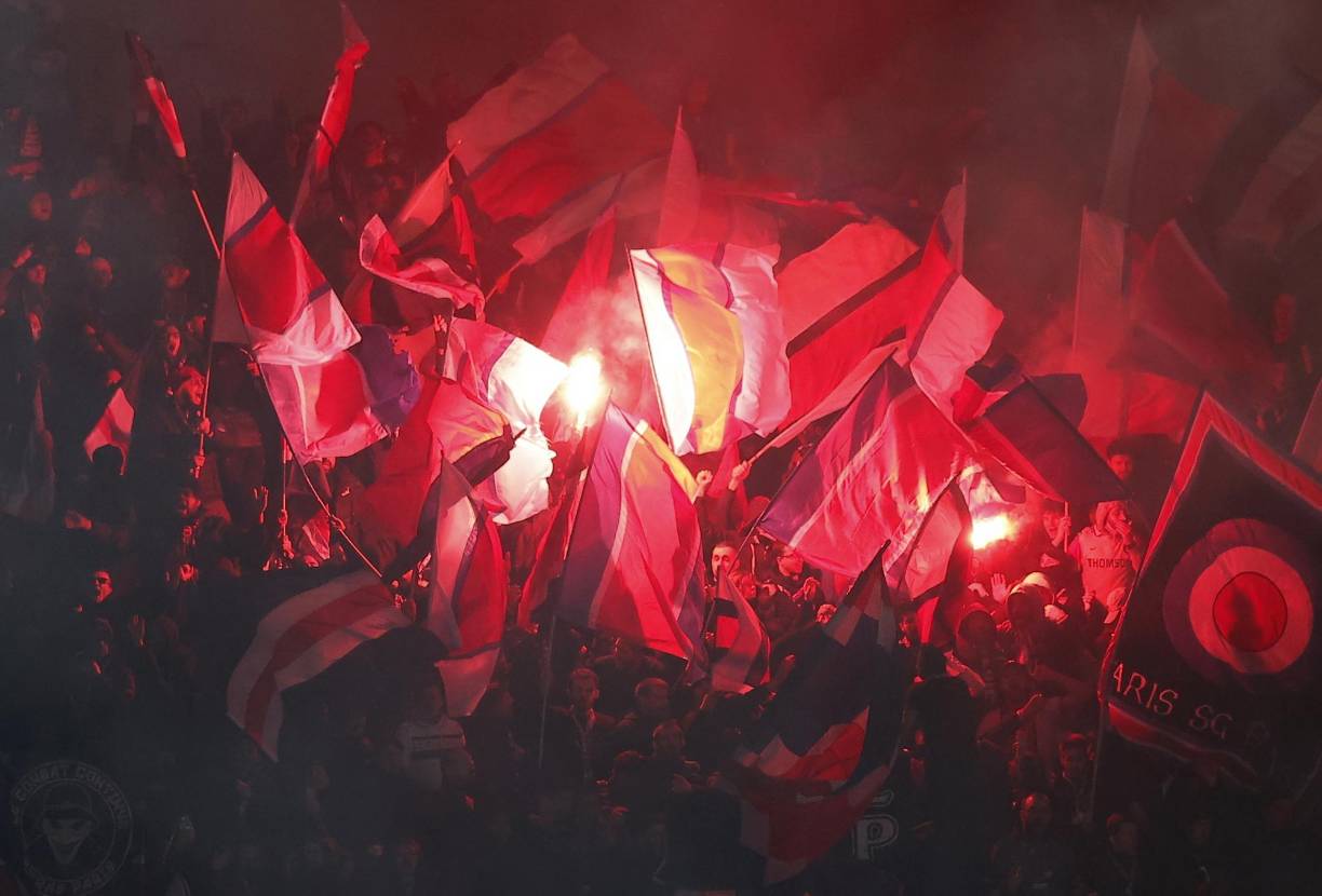 La afición del PSG puso el ambiente en las graderías del Parque de los Príncipes. 