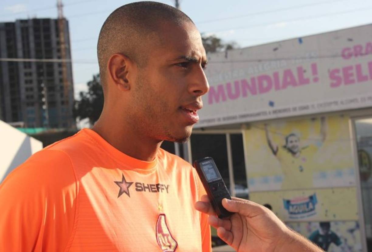 Eddie Hernández: El delantero hondureño se encuentra sin equipo tras su paso fugaz por el Tolima de Colombia por lo que puede volver a jugar en la Liga de Honduras. El Motagua es el dueño de su ficha y lo podría hacer llegar.