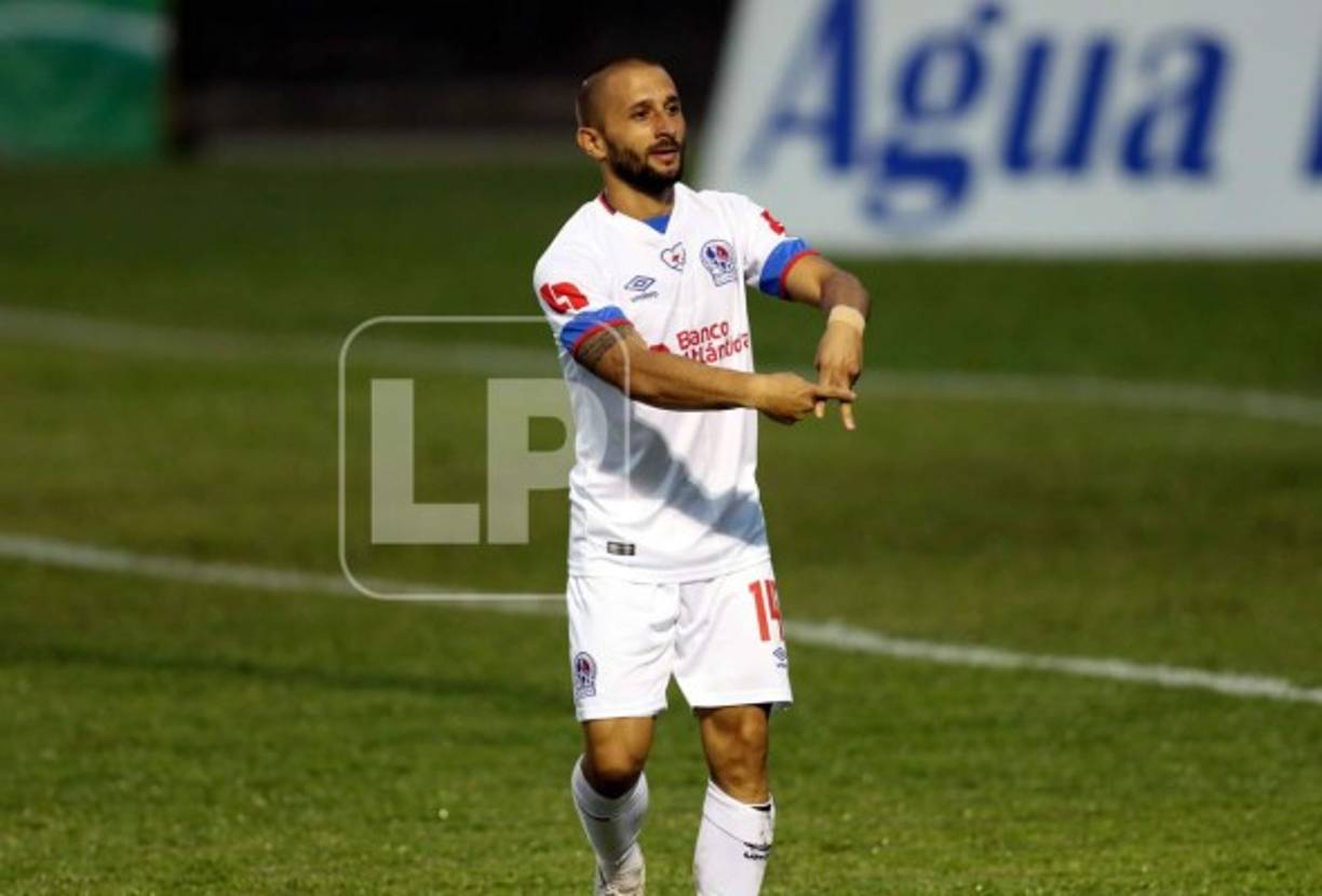 Así celebró el argentino Ezequiel Aguirre su primer gol con la camiseta del Olimpia. Fue el 0-1 contra el Real de Minas.