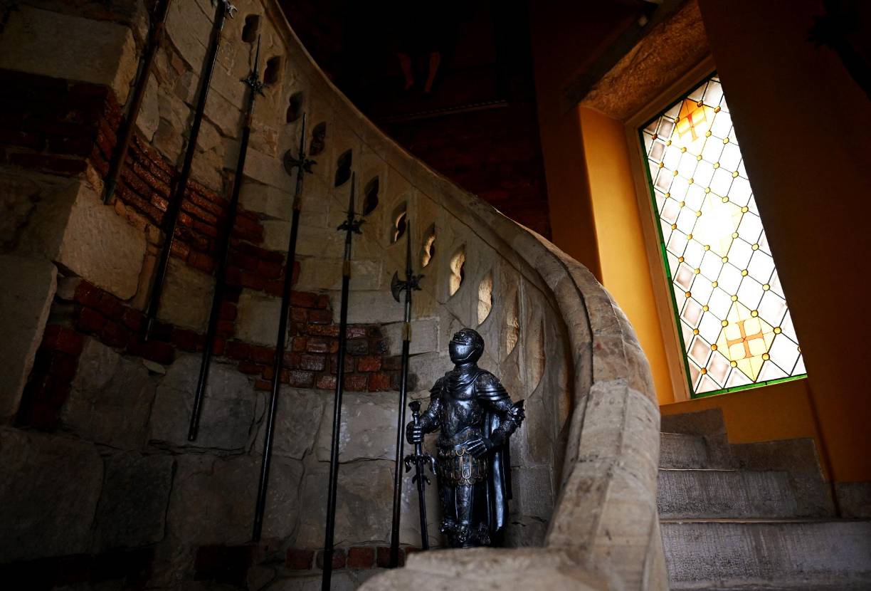 Tras la instrucción de Petro, el convenio de alquiler se disolverá para que el castillo sea entregado a la estatal Universidad Pedagógica, de unos 9.000 estudiantes. 