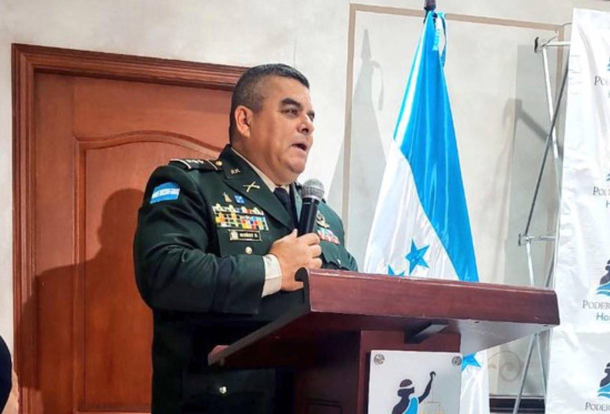 “El soldado me empujó y cargó su fusil, pero pido disculpas por lo que dije, me equivoqué”, manifestó el jerarca militar. 