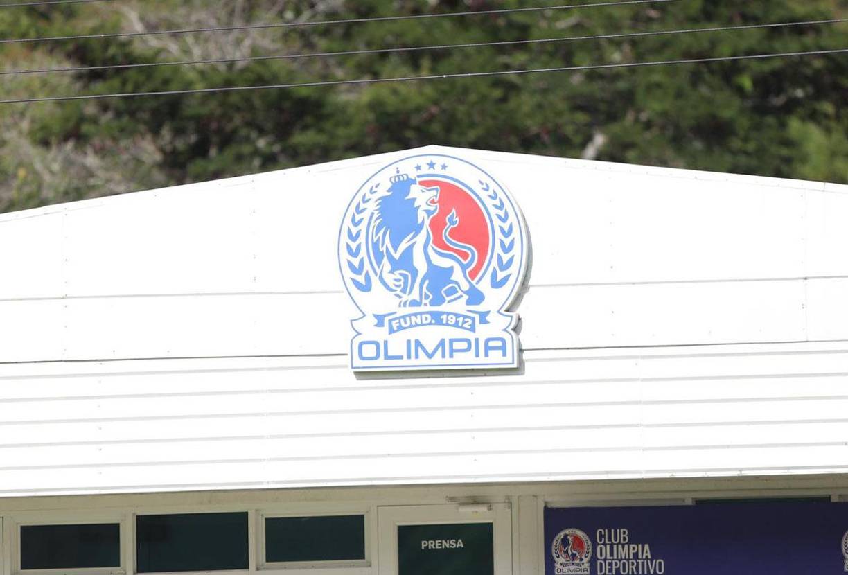 Olimpia entrenó desde horas temprana de la mañana de este viernes en su espectacular Centro de Alto Rendimiento. 