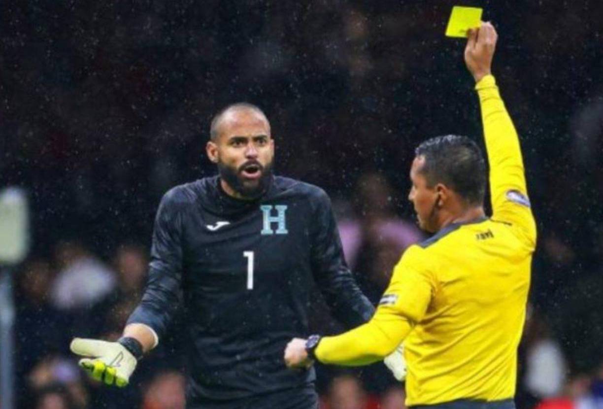 “El árbitro que estaba en el VAR, un canadiense, me llamó y me dijo: tienes que agregar 9 minutos con 40 Segundos; pero yo decidí dar solamente nueve. Cuando se cumplieron los nueve minutos el VAR me llamó y me dijo Barton tenes que dar dos minutos más”, confesó hace unos meses atrás a la radio salvadoreña, La Tribu FM.