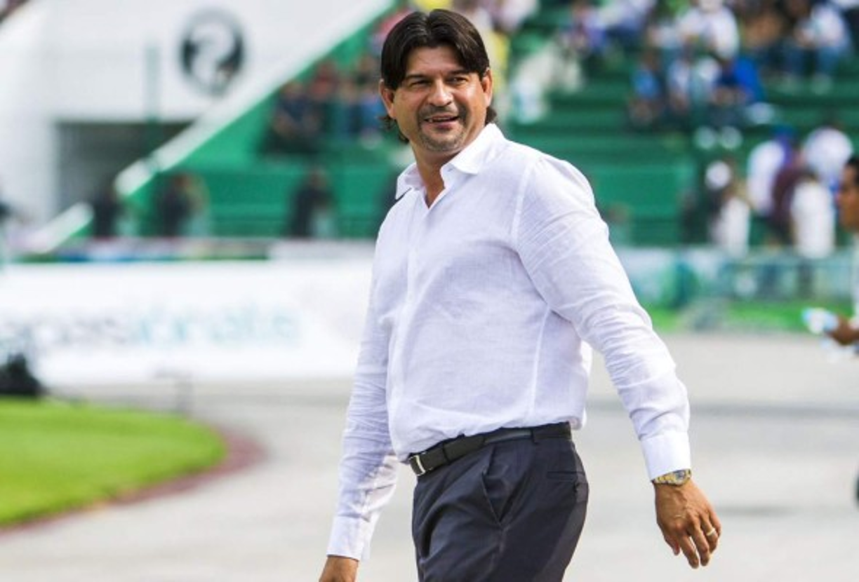 El paraguayo José Cardozo hoy fue separado de la dirección técnica de Chiapas. Un gran goleador pero como DT no ha brillado.