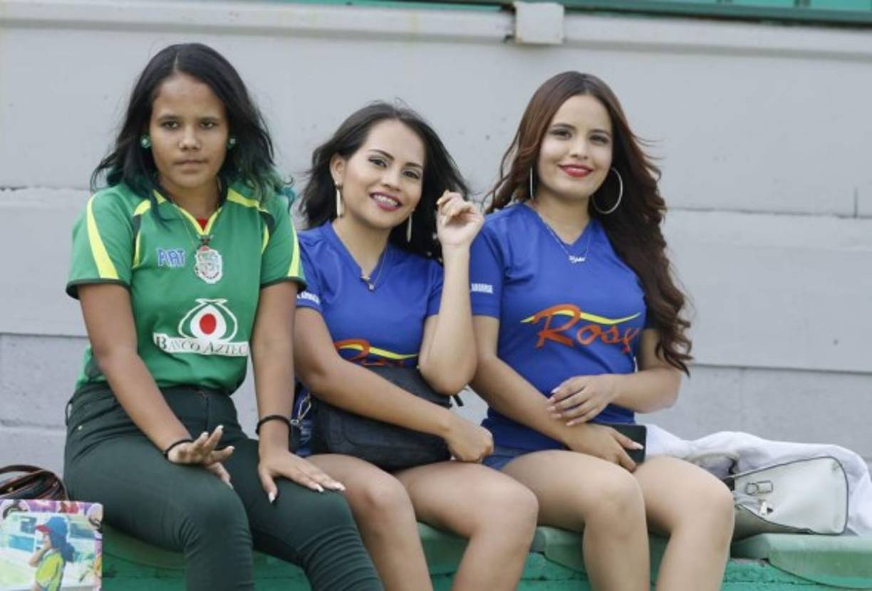 La belleza de las chicas no faltan en los partidos del Marathón y ante Vida no fue la excepción.