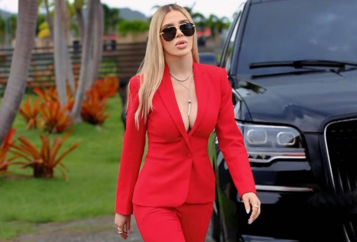 La esposa del Chapo ofreció este martes una entrevista con María Antonieta Collins, del programa ‘Despierta América’, del canal Univisión, en el que habló sobre su primer empleo desde que saliera de prisión en septiembre del año pasado.