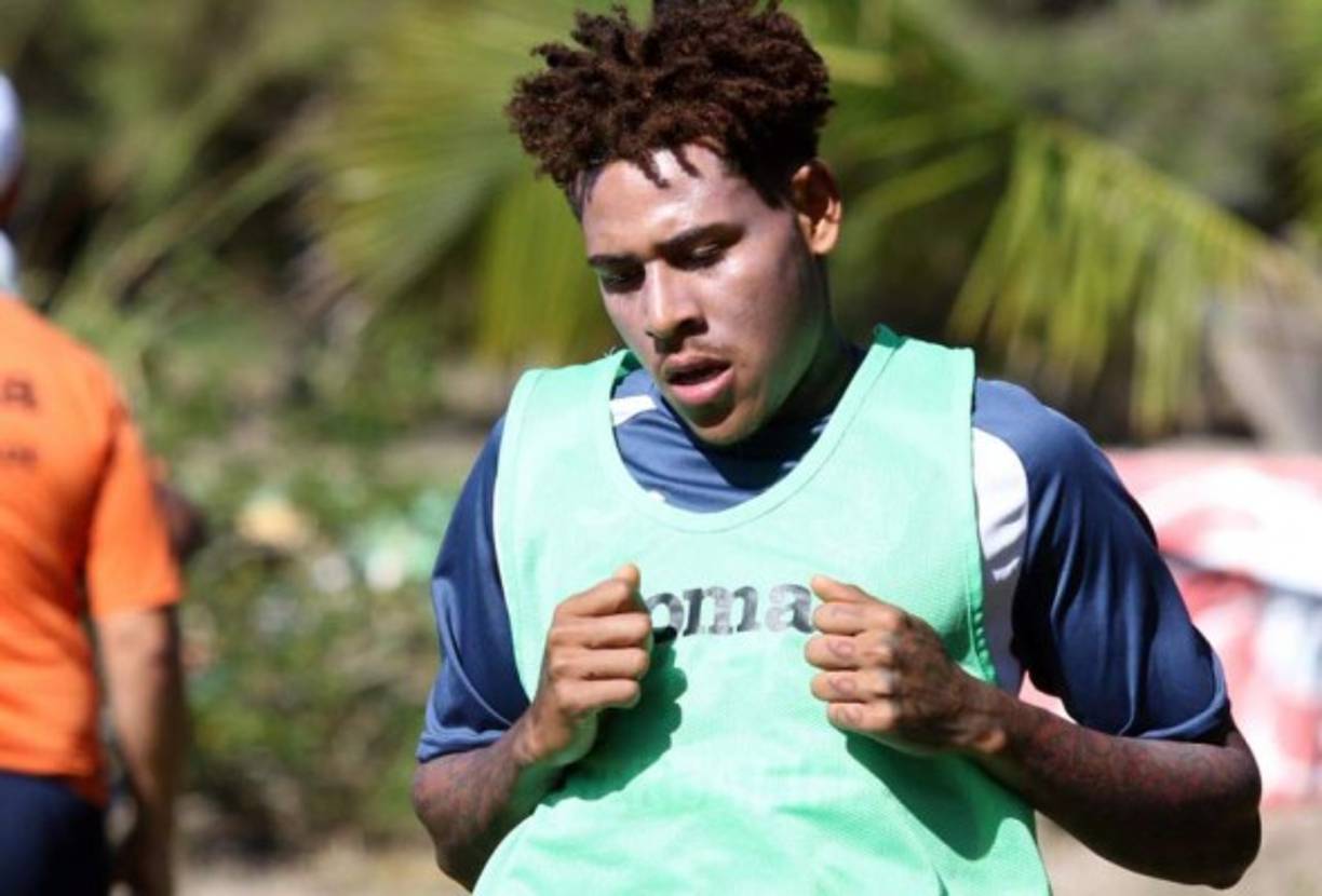 “Me ha dicho mi representante que en efecto hay varias ofertas para jugar en el extranjero', el central Henry Figueroa podría salir del Motagua y convertirse en nuevo legionario hondureño. Una pieza clave en el campeonato de los azules.