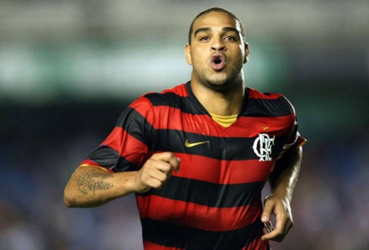 Adriano. El brasileño estaba tan bajo de forma cuando fichó en 2009 por el Fluminese que firmó un contrato que tenía el objetivo de mejorar su físico. Su contrato era tan solo de 108 euros, pero cobraría 20.000 más por cada partido que jugara más otras primas por goles.