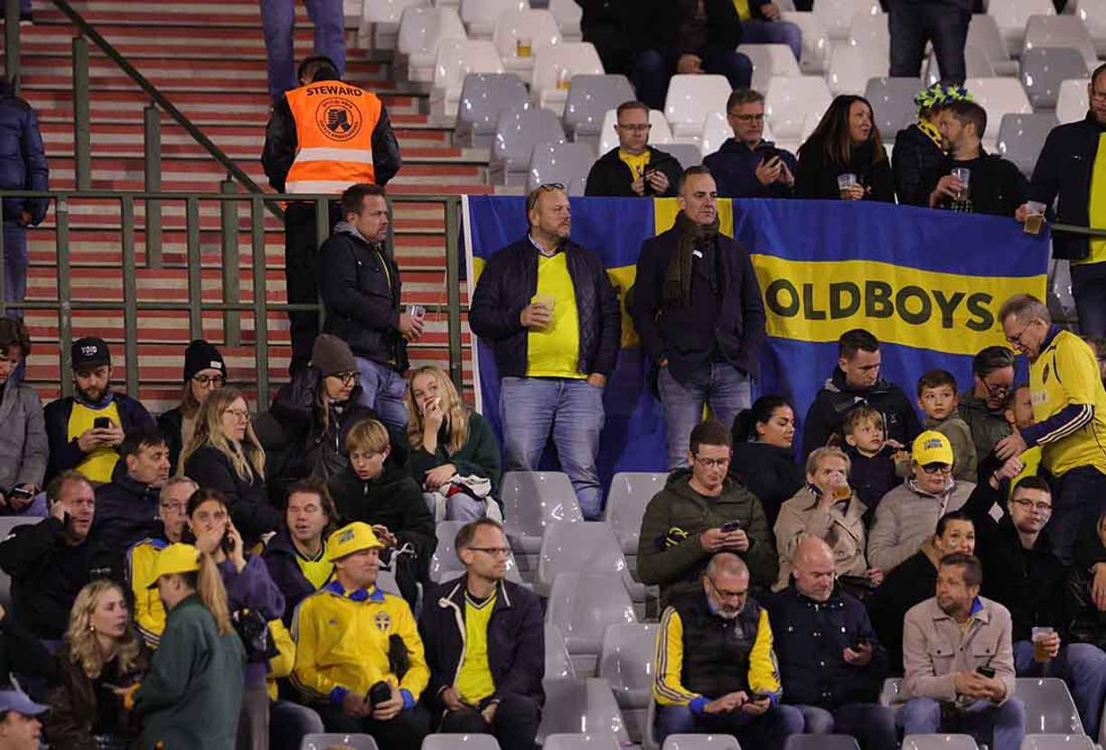 La zozobra era evidente en la afición que estaba en el estadio. 