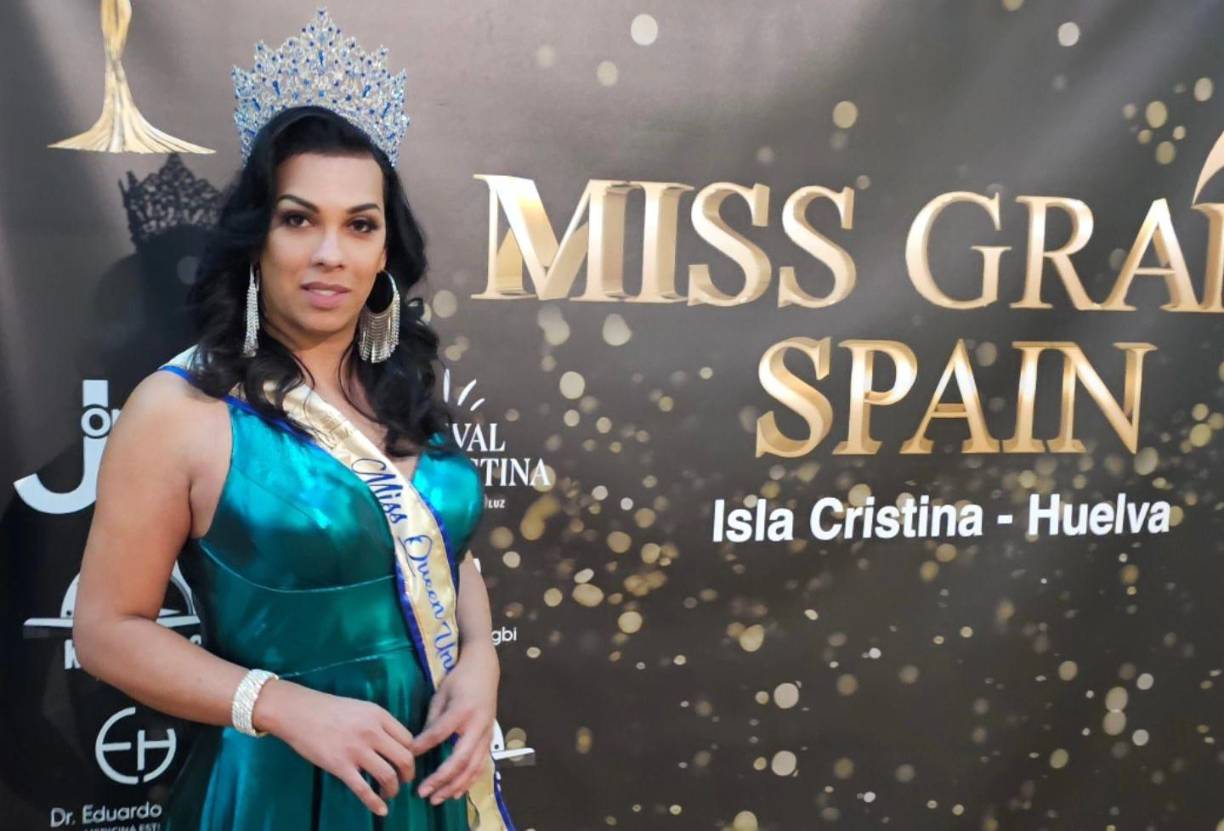 Amelia Vega, directora del Miss Grand Honduras compartió un comunicado en sus redes sociales en el que revela que renuncia al certamen de belleza. 