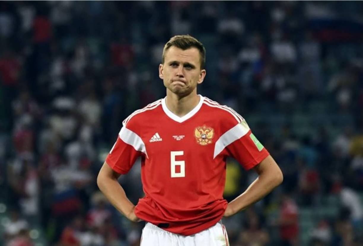 Denis Chéryshev, triste por la eliminación de Rusia. Foto AFP