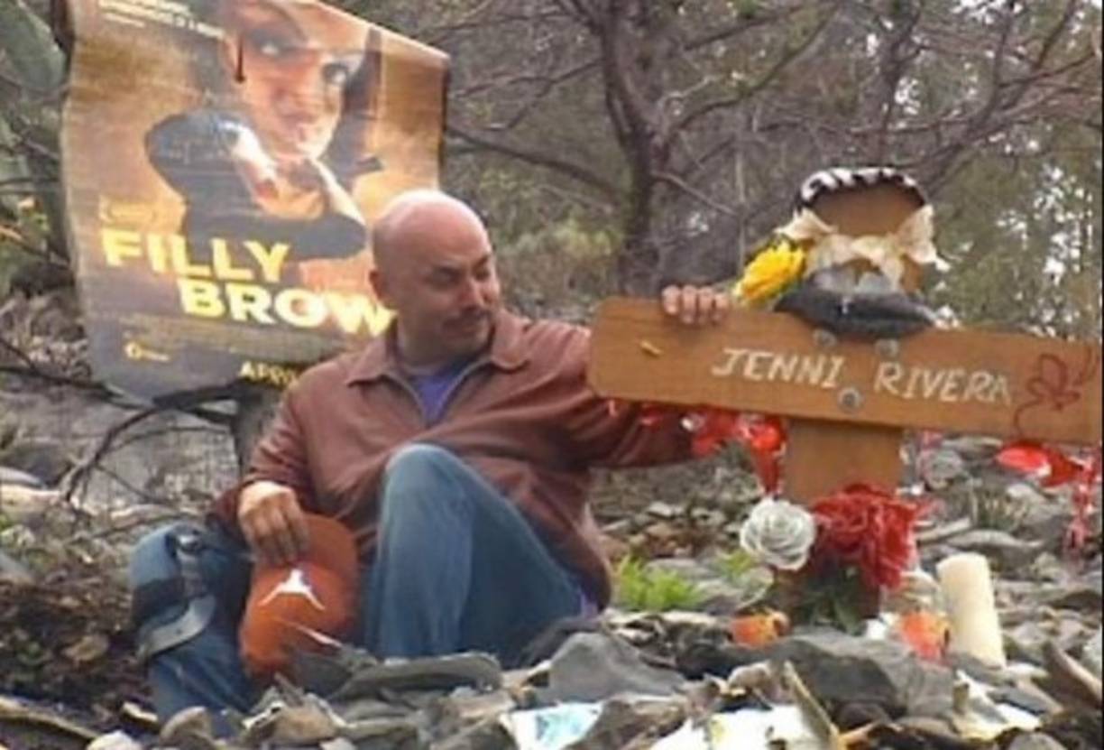 La aeronave donde viajaba Jenni Rivera fue encontrada totalmente destruida ese mismo día alrededor de las 16:20 horas.<br/><br/>En el accidente murieron 7 personas en total, 5 pasajeros y dos pilotos.<br/><br/>Jenni Rivera tenía 43 años.<br/><br/><br/>