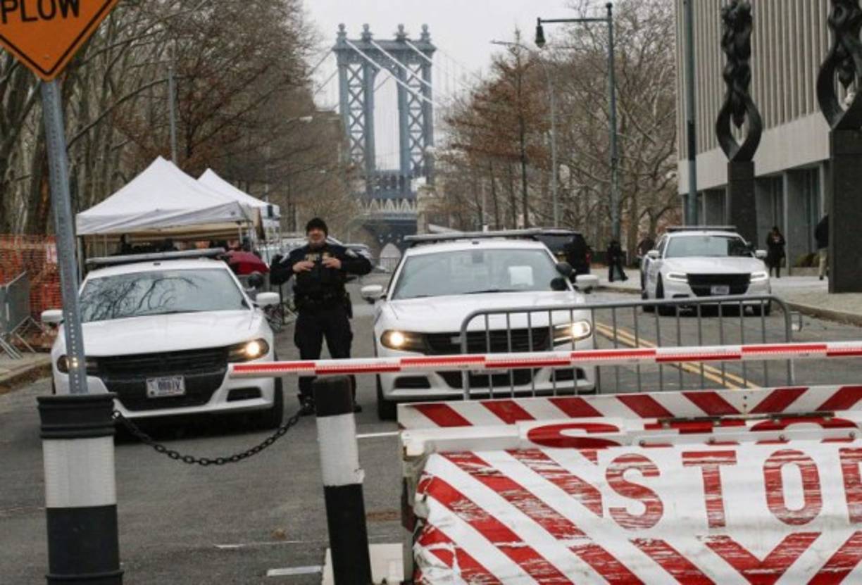 La atención mediática en las afueras de la corte, estuvo centrada en la exreina de belleza de 29 años.
