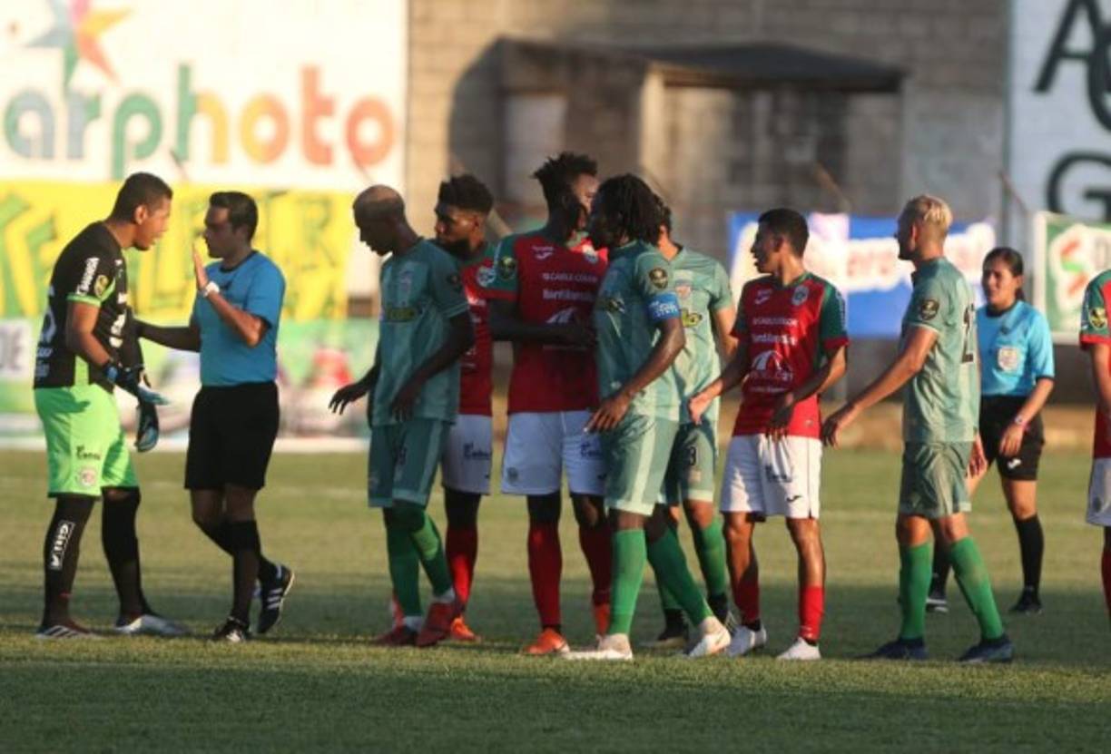 La polémica arbitral se hizo presente en el Real de Minas - Marathón ya que Said Martínez le expulsó dos jugadores a los verdolagas. Los reclamos en el club sampedrano fueron evidentes.