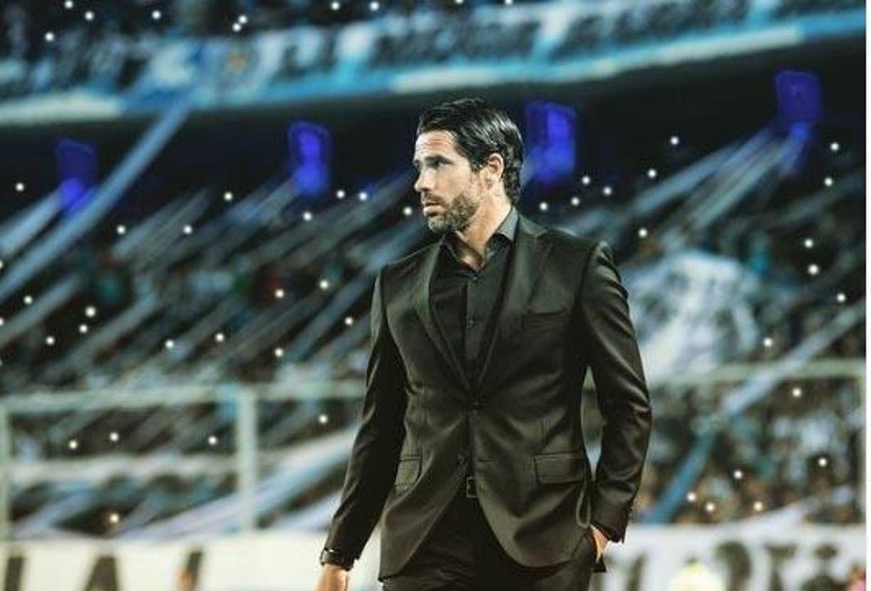  Fernando Gago en la actualidad se desempeña como entrenador de Racing. El exjugador ha sido acusado por una de sus exnovias de haber sido infiel.