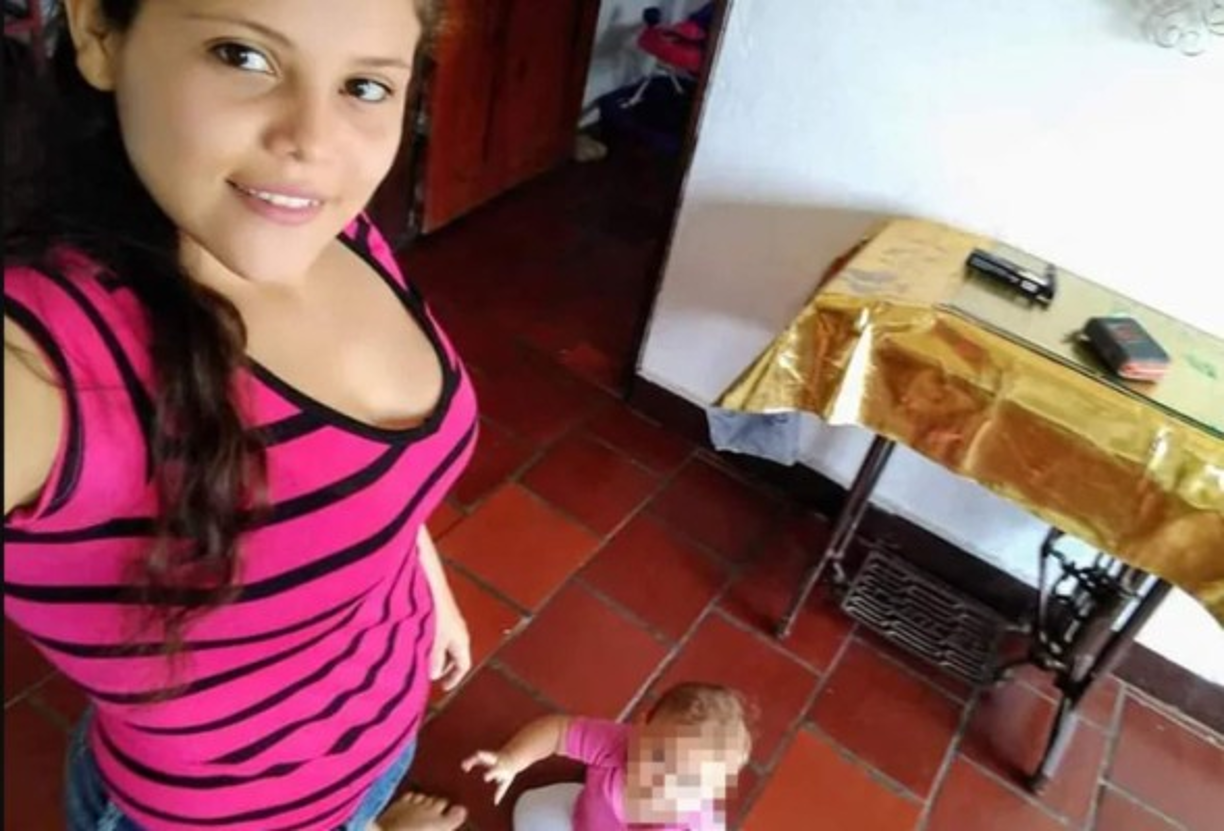 Reportes por autoridades colombianas indican que Kimberly Lisbeth Monaga Carrillo asesinó sin piedad a María José, su hija de tres años.