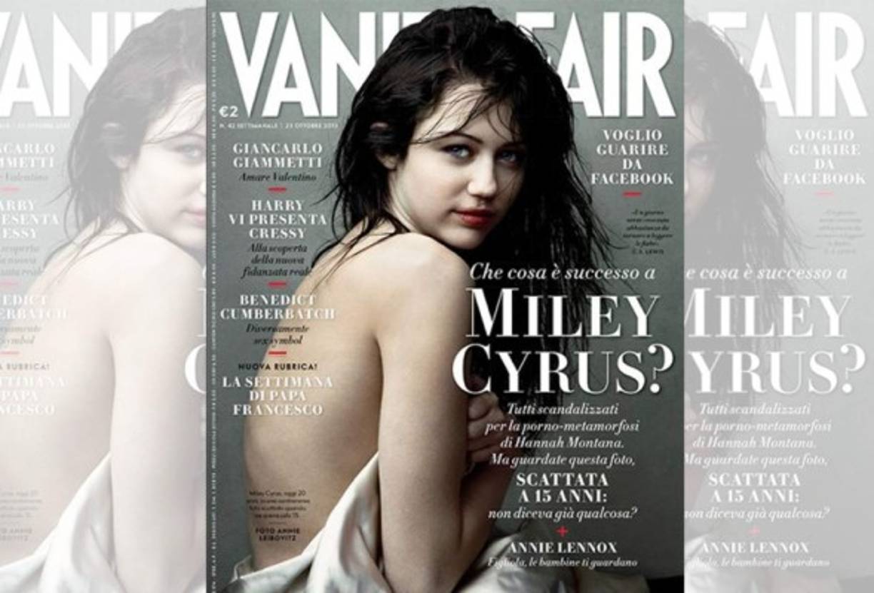 Annie Leivobitz retrató a Miley con el torso desnudo cuando aún era menor de edad.