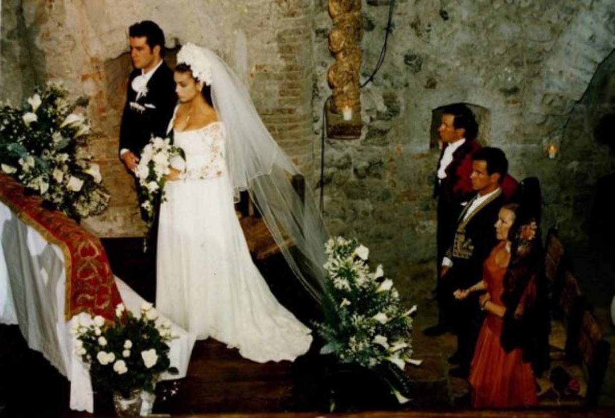 La pareja se dio el sí en una boda espectacular hace 25 años y desde entonces se han convertido en una de las parejas más sólidas del espectáculo.
