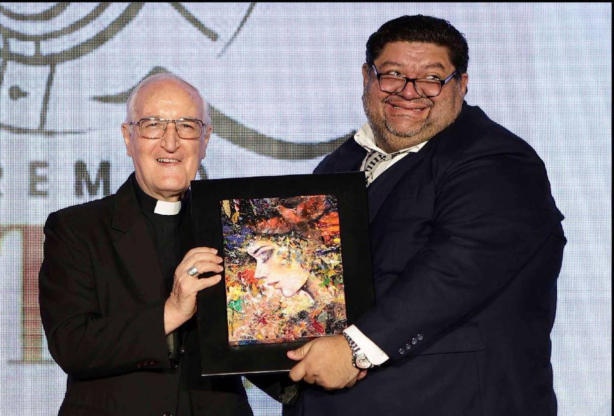 En el transcurso de la premiación se entregó un reconocimiento a Camilo Mejía, uno de los precursores de Osovi que sigue apoyando la institución.