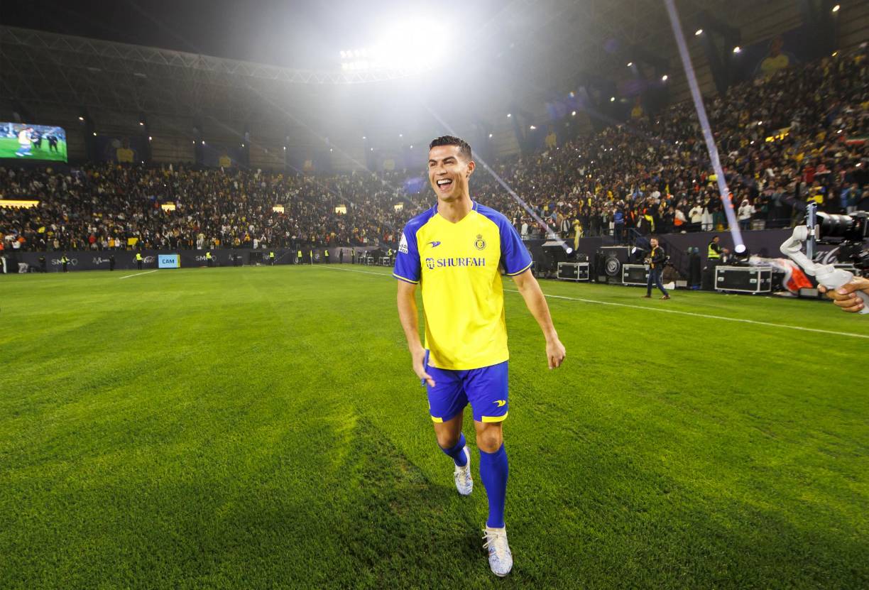 Cristiano Ronaldo podría debutar en el Al Nassr el 22 de enero, pero este lunes recibió la noticia de un nuevo comandante en Portugal.