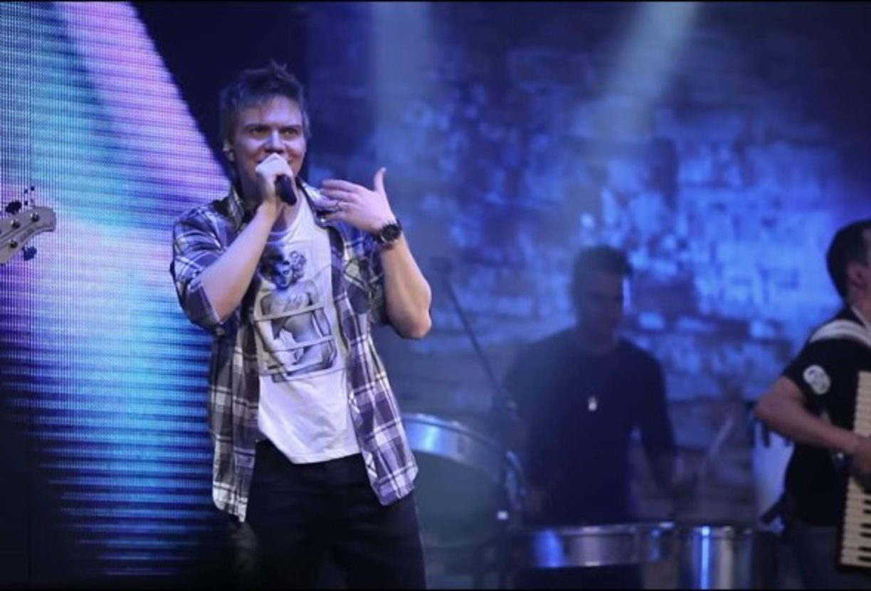 En el 2011 el cantante brasileño, Michel Teló, lanzó la canción ‘Ai Seu Te Pego’ y rápidamente se posicionó en el #1 de los rankings de las radios. La canción llevó a su cantante a lo más alto de la música. Mira qué pasó con él.