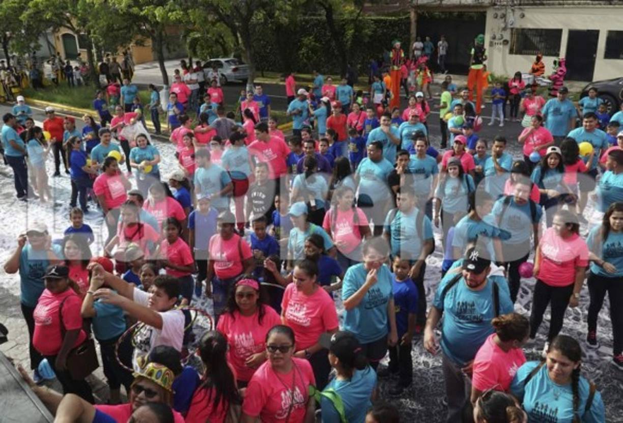 Fue un gran ambiente que prepararon para este caminata en favor del rivas.
