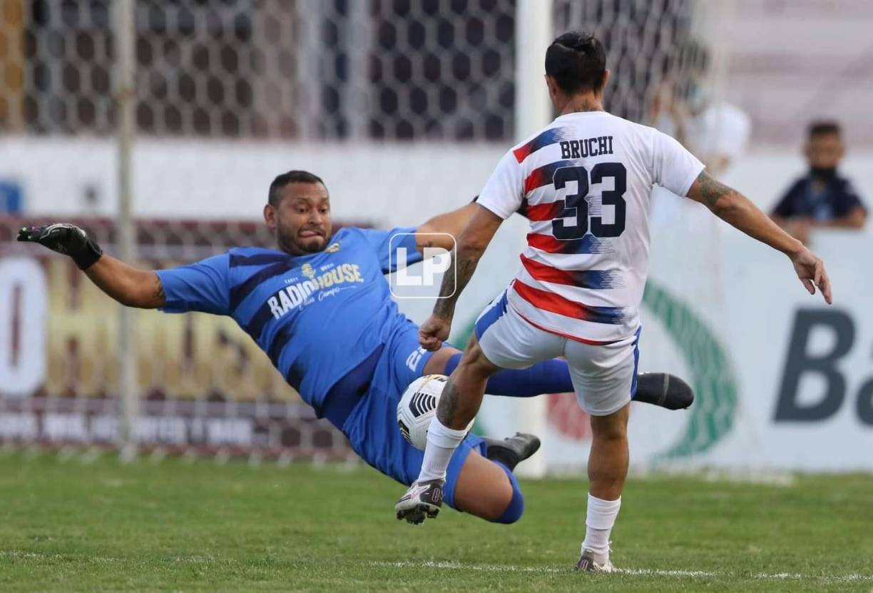 El goleador uruguayo le levantó el balón a Donaldo Morales para luego asistir en el segundo gol olimpista.