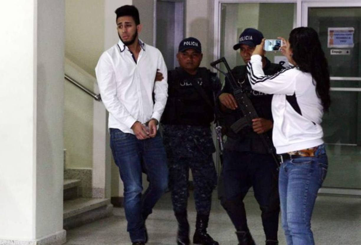 Argumentó que su cliente ya lleva seis años, cinco meses con prisión preventiva y la ley establece, como un plazo máximo, dos años y medio. “Al anularse la sentencia de 2017 hay un exceso de prisión preventiva que raya con una detención ilegal”, indicó.